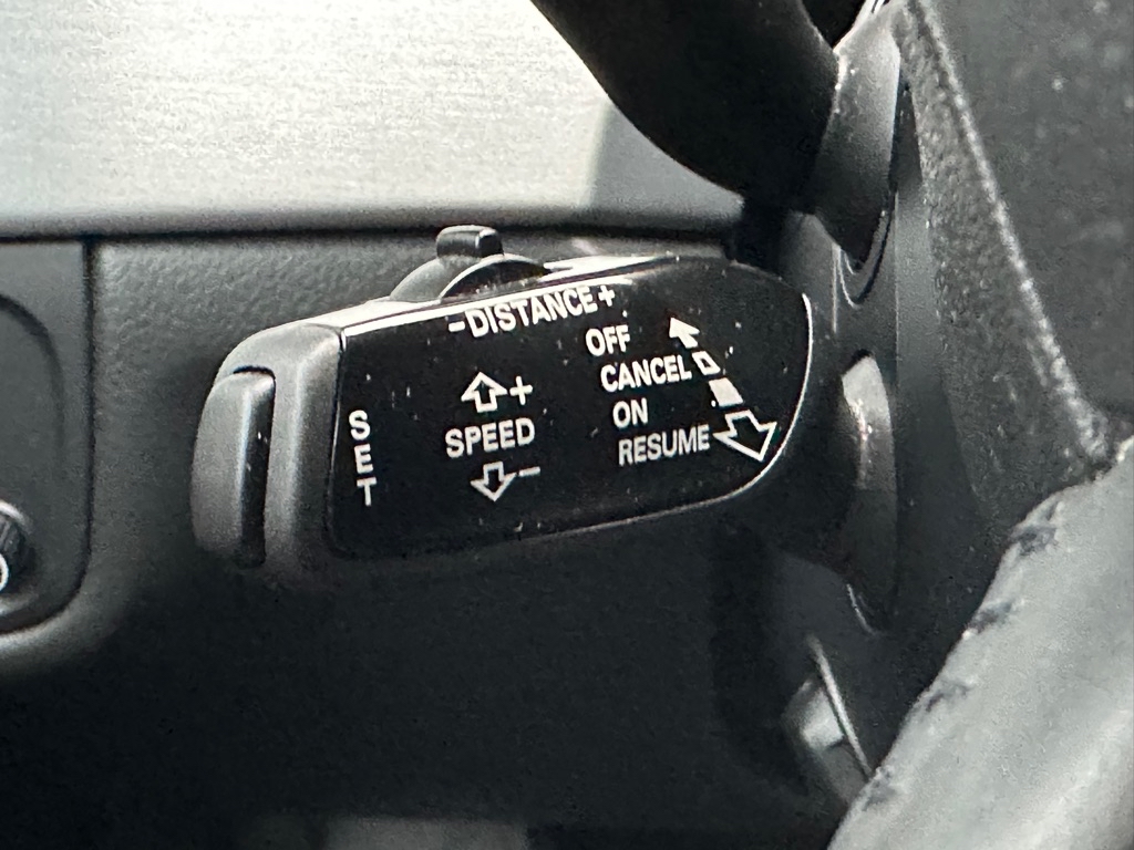 Photo 27 of this AUDI A8 L