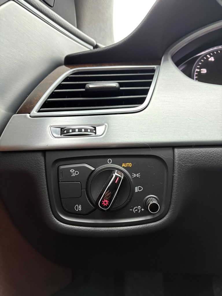 Photo 51 of this AUDI A8 L