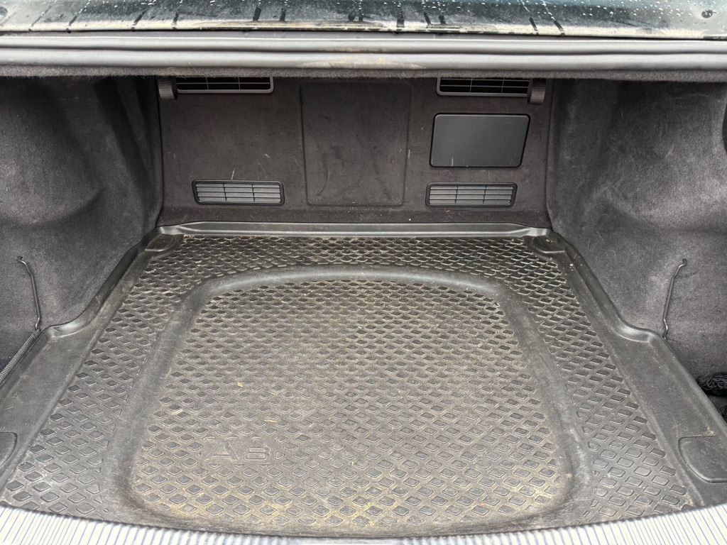 Photo 62 of this AUDI A8 L