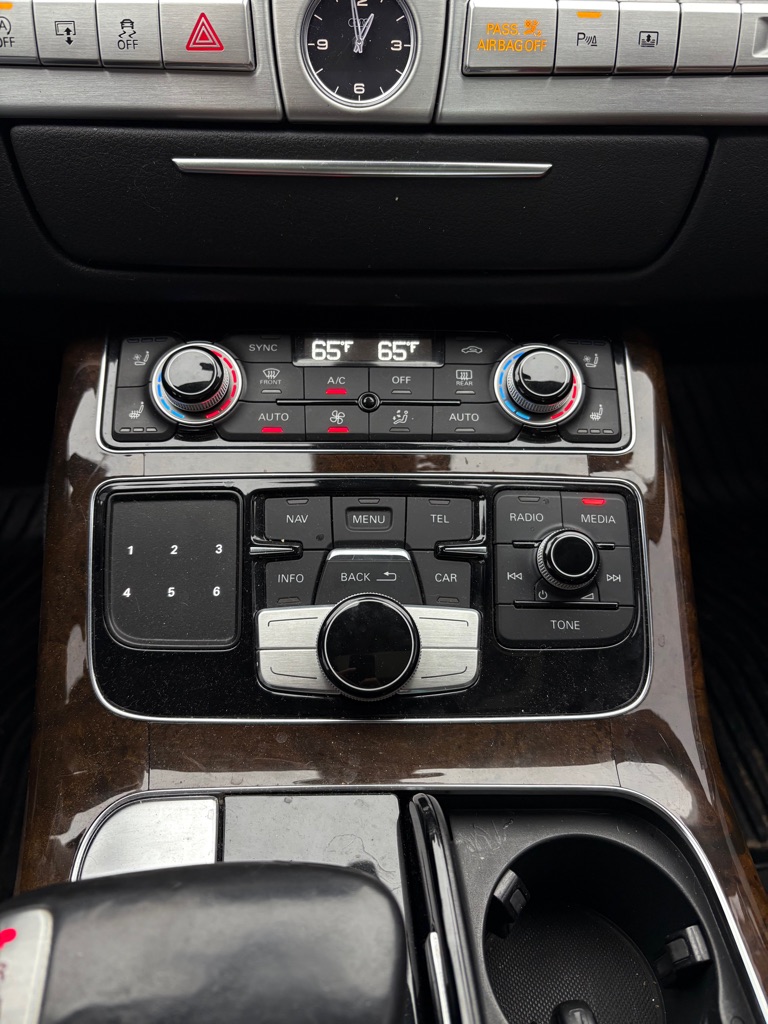 Photo 54 of this AUDI A8 L