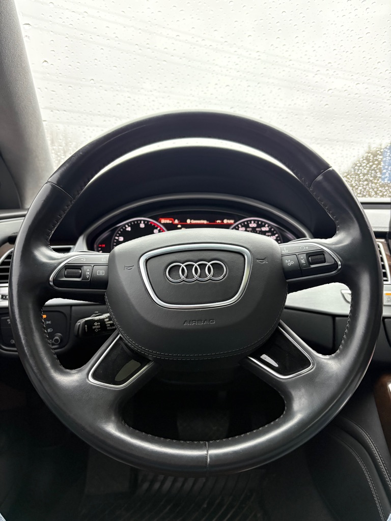 Photo 58 of this AUDI A8 L