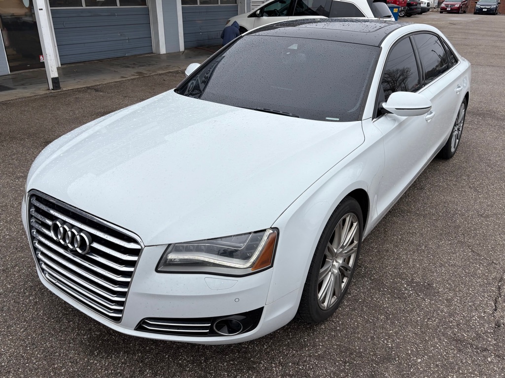 Photo 40 of this AUDI A8 L