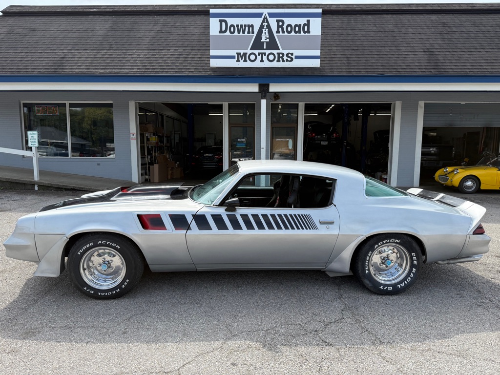 Photo 2 of this CHEVROLET CAMARO