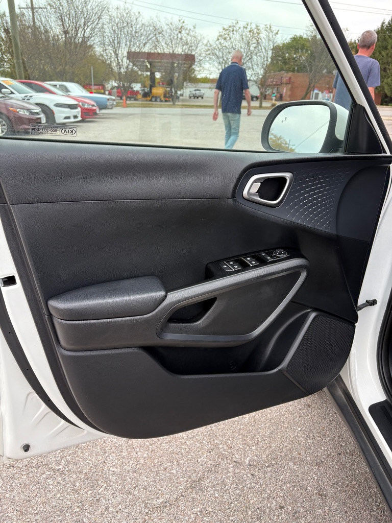 Photo 10 of this KIA SOUL
