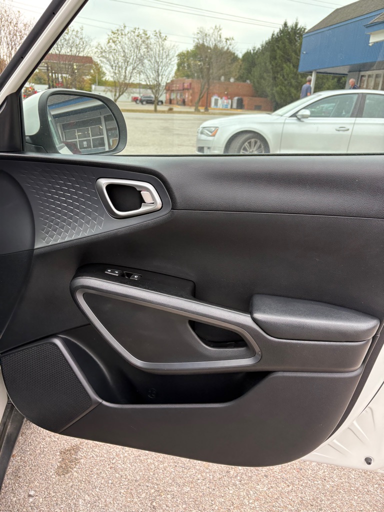 Photo 15 of this KIA SOUL