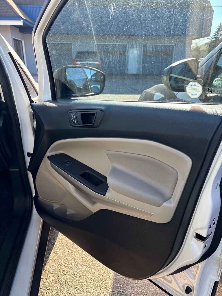 Photo 15 of this FORD ECOSPORT