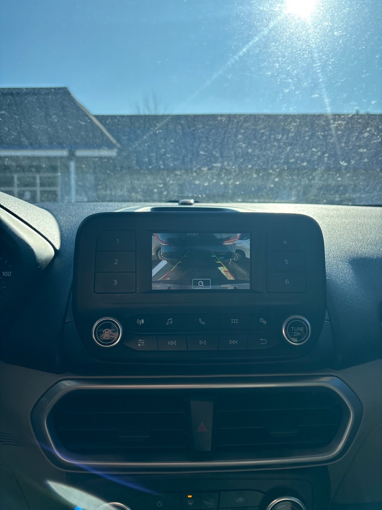 Photo 18 of this FORD ECOSPORT