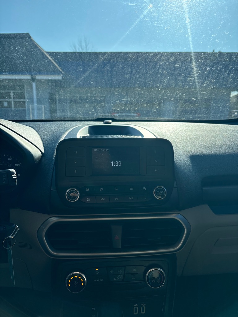 Photo 17 of this FORD ECOSPORT