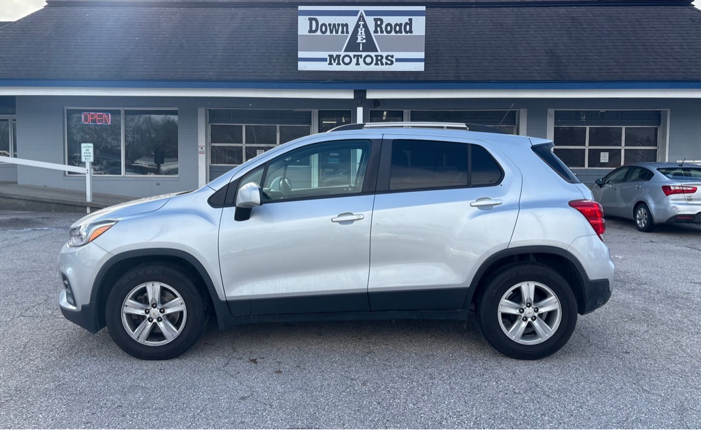 Photo 2 of this CHEVROLET TRAX