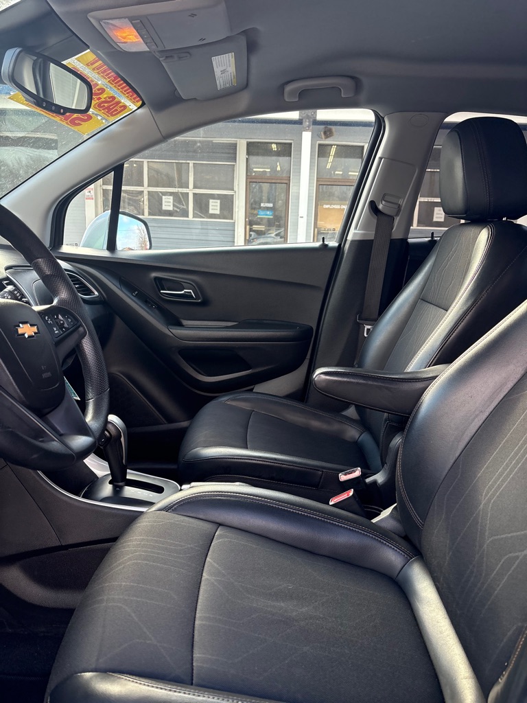 Photo 9 of this CHEVROLET TRAX