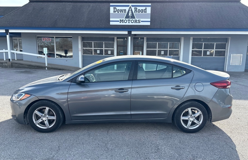Photo 2 of this HYUNDAI ELANTRA