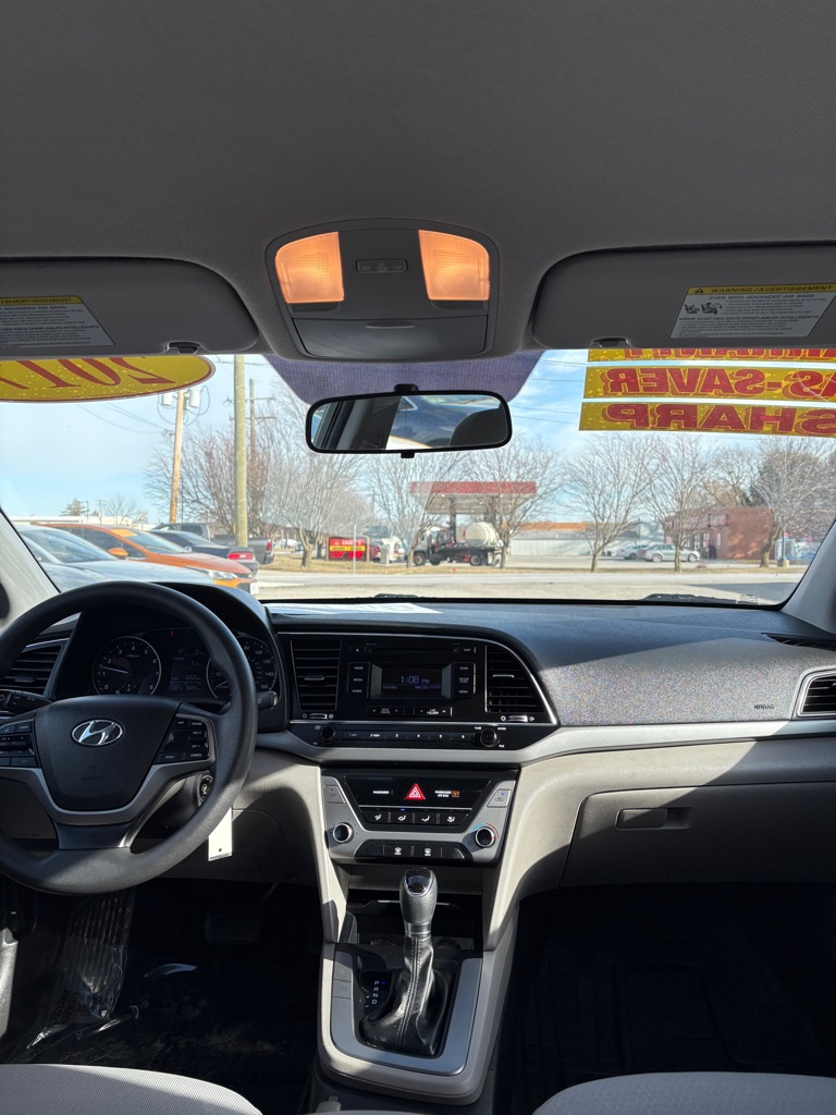 Photo 12 of this HYUNDAI ELANTRA
