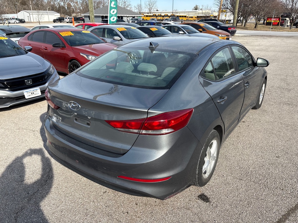 Photo 4 of this HYUNDAI ELANTRA