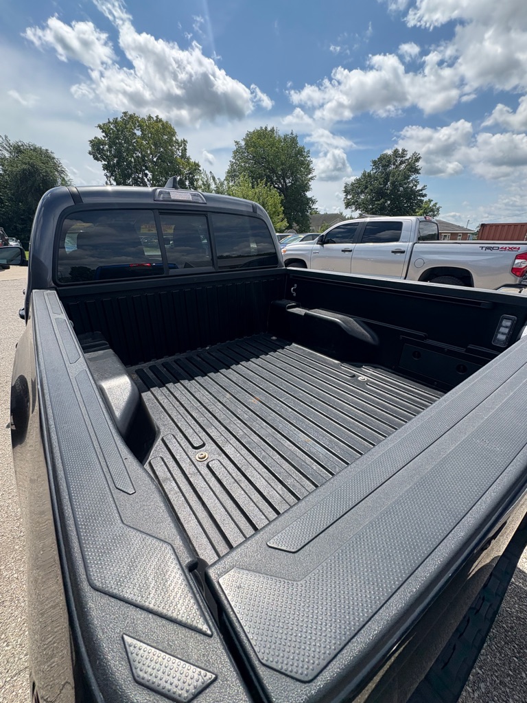 Photo 22 of this TOYOTA TACOMA
