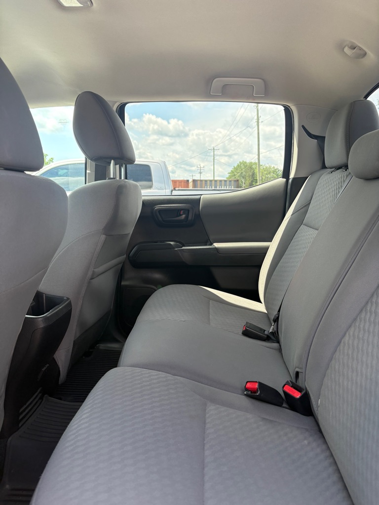 Photo 11 of this TOYOTA TACOMA