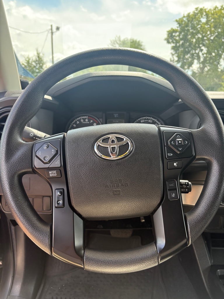 Photo 16 of this TOYOTA TACOMA