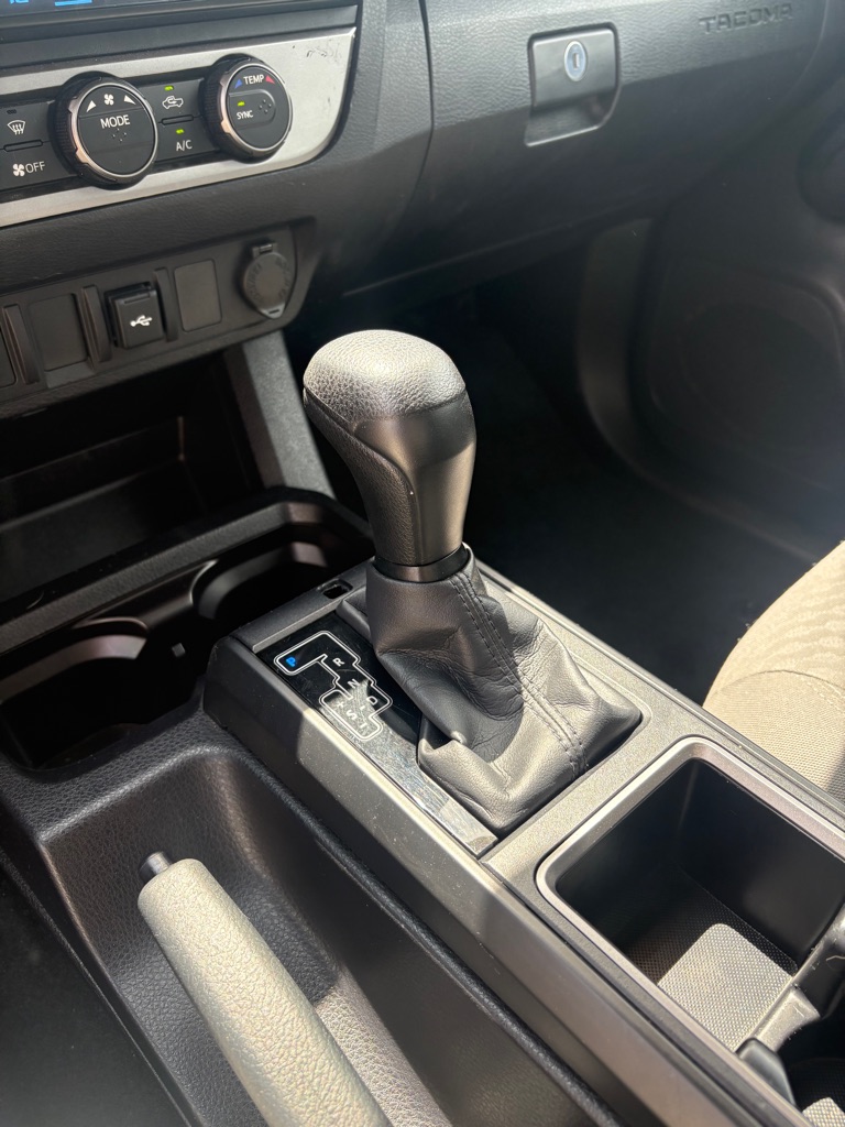 Photo 17 of this TOYOTA TACOMA