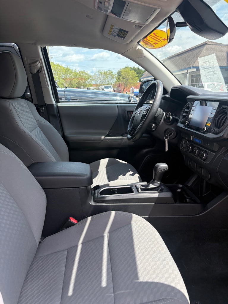 Photo 14 of this TOYOTA TACOMA