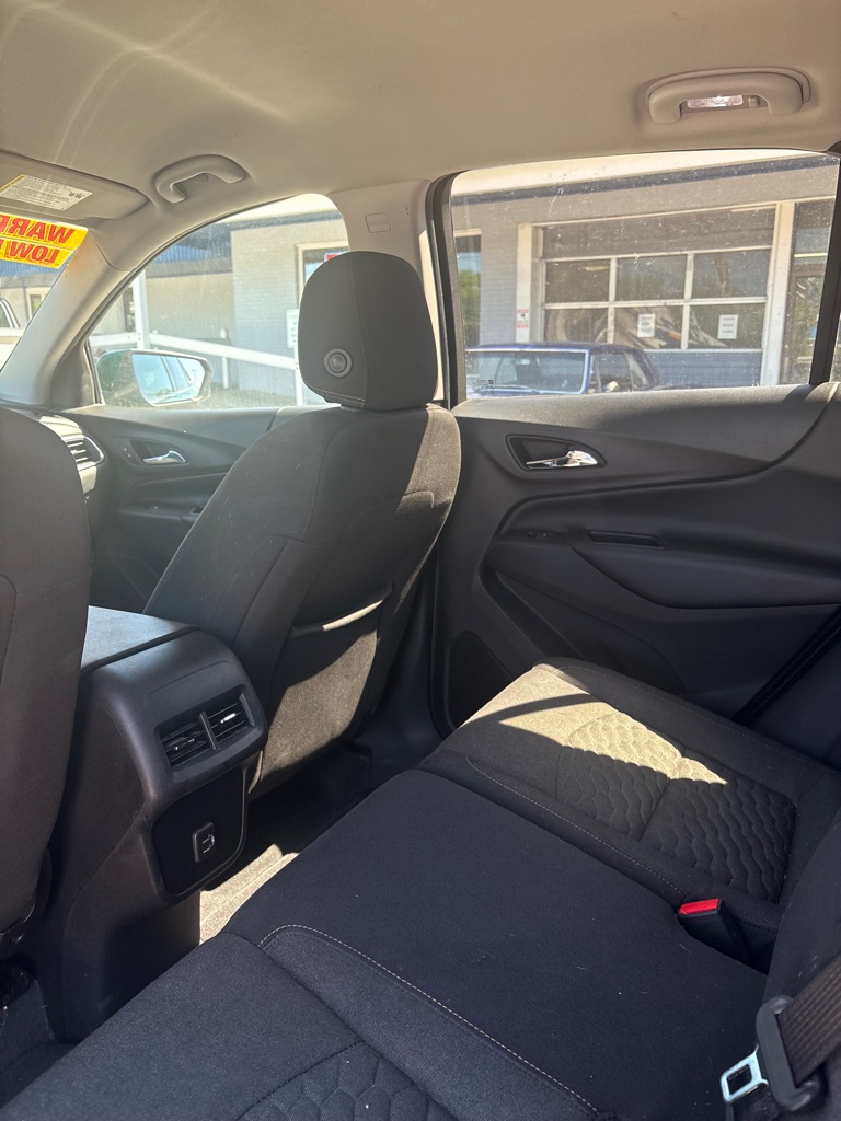 Photo 11 of this CHEVROLET EQUINOX