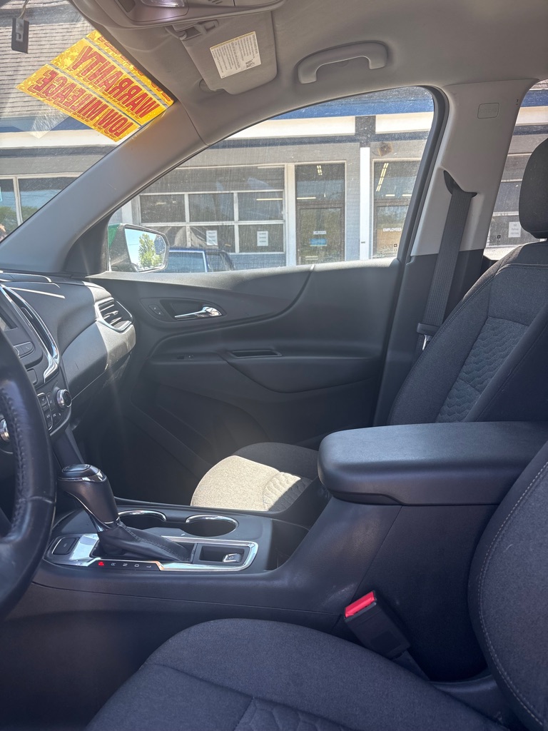 Photo 9 of this CHEVROLET EQUINOX