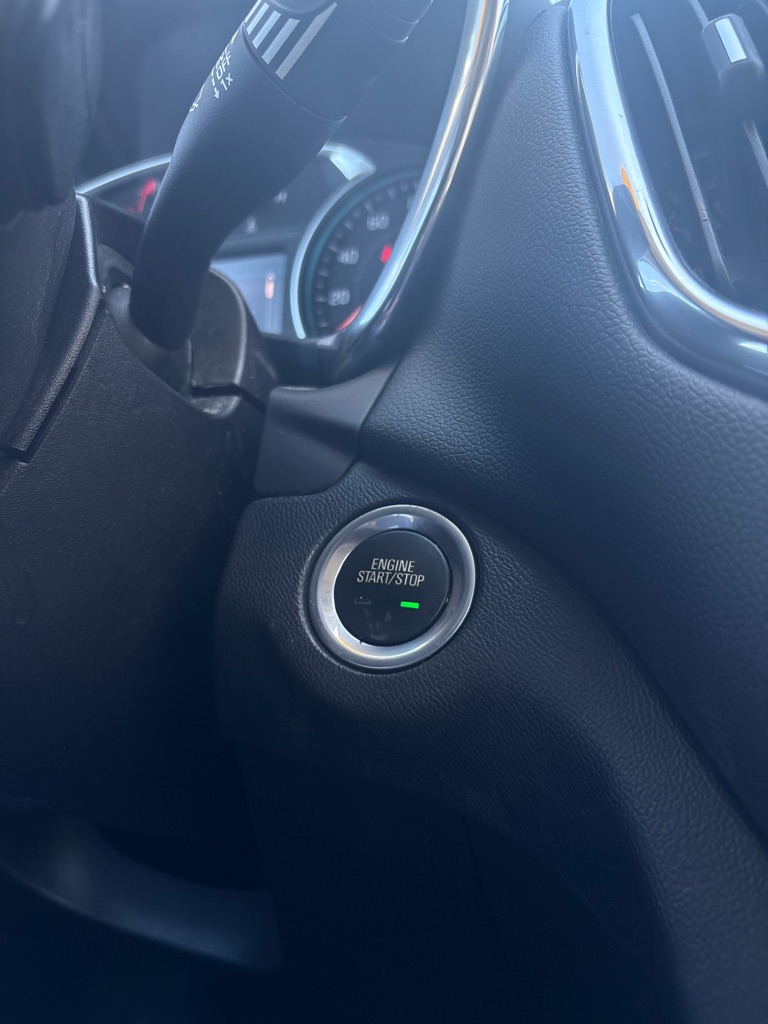 Photo 17 of this CHEVROLET EQUINOX