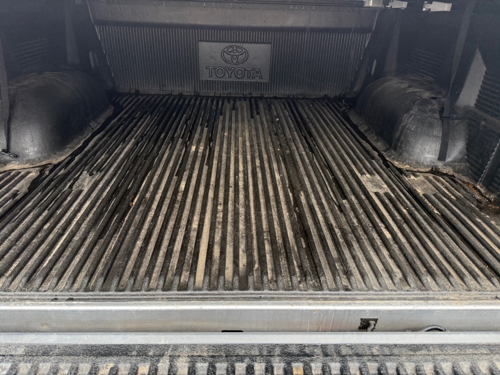 Photo 10 of this TOYOTA TUNDRA