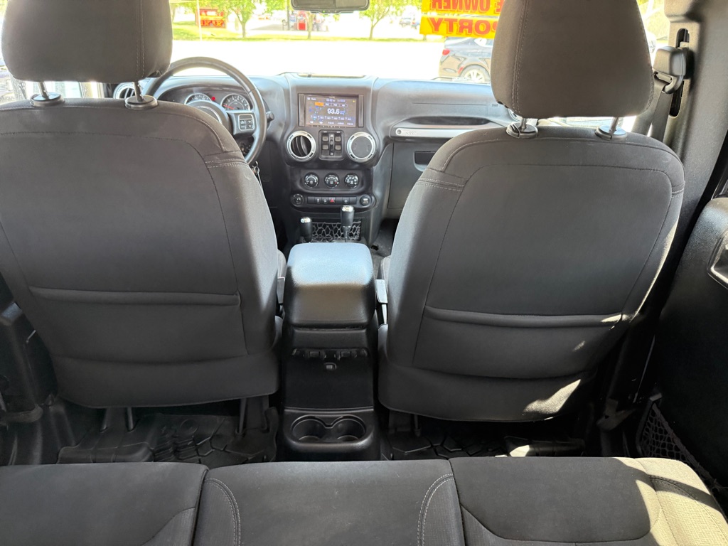 Photo 14 of this JEEP WRANGLER UNLIMI