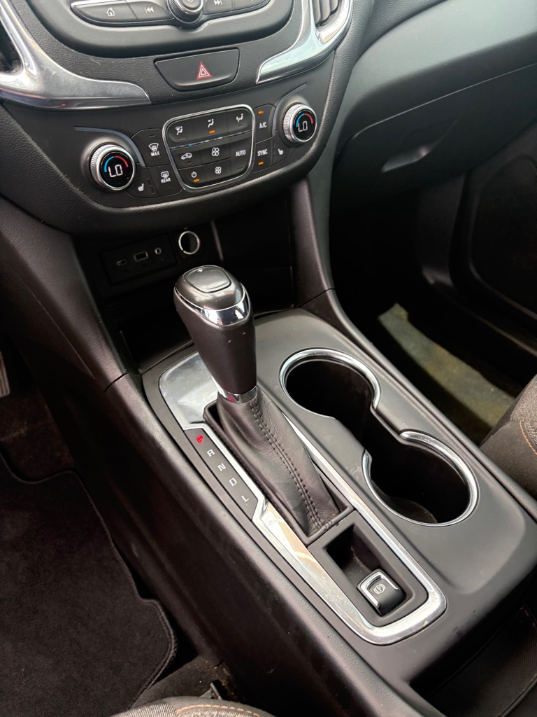 Photo 18 of this CHEVROLET EQUINOX