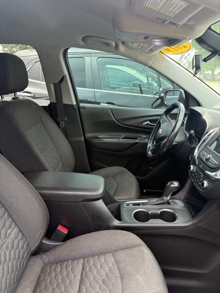 Photo 14 of this CHEVROLET EQUINOX