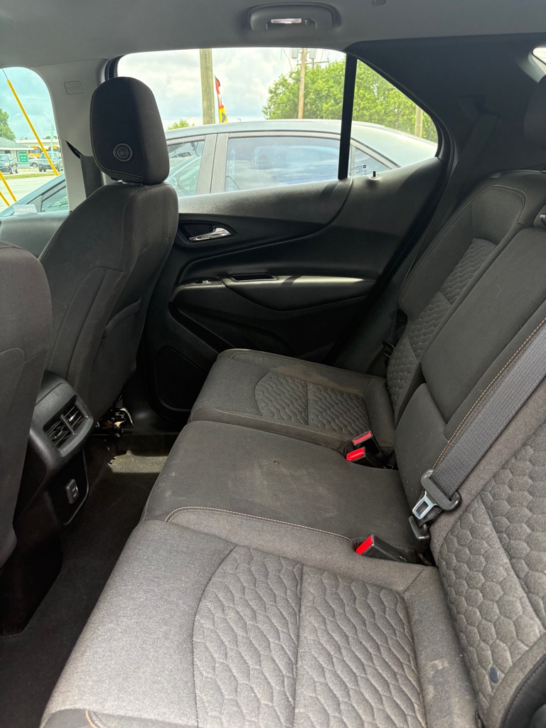 Photo 11 of this CHEVROLET EQUINOX