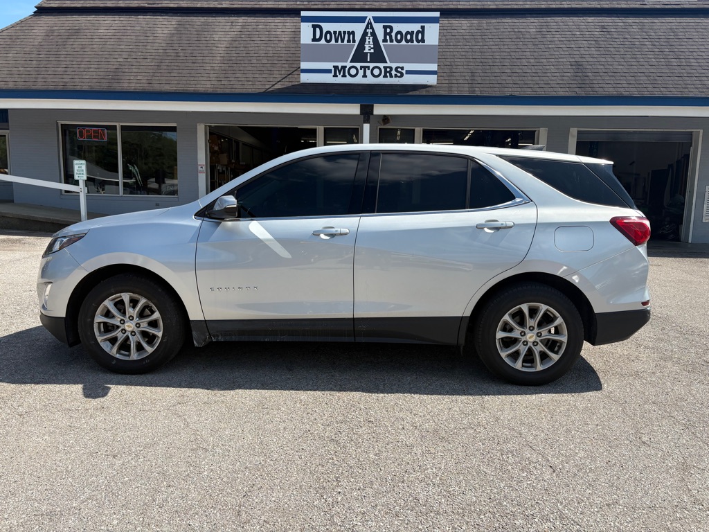 Photo 2 of this CHEVROLET EQUINOX