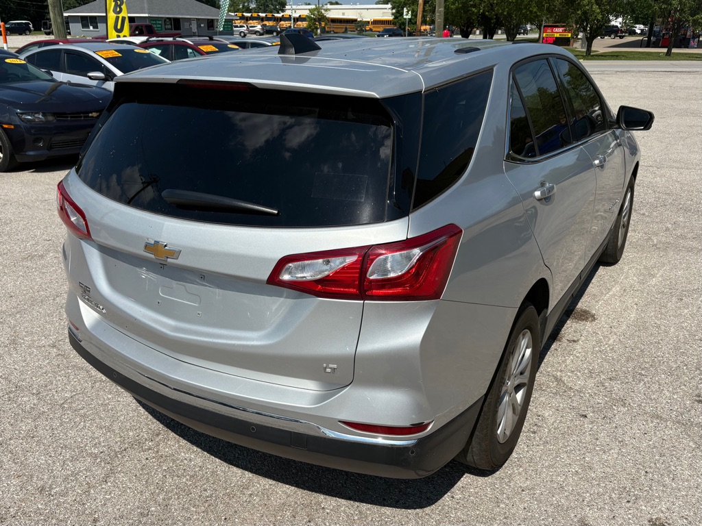 Photo 4 of this CHEVROLET EQUINOX