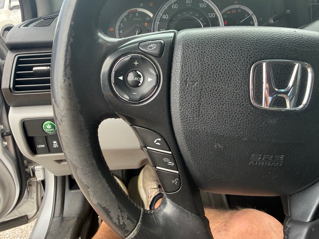 Photo 17 of this HONDA ACCORD