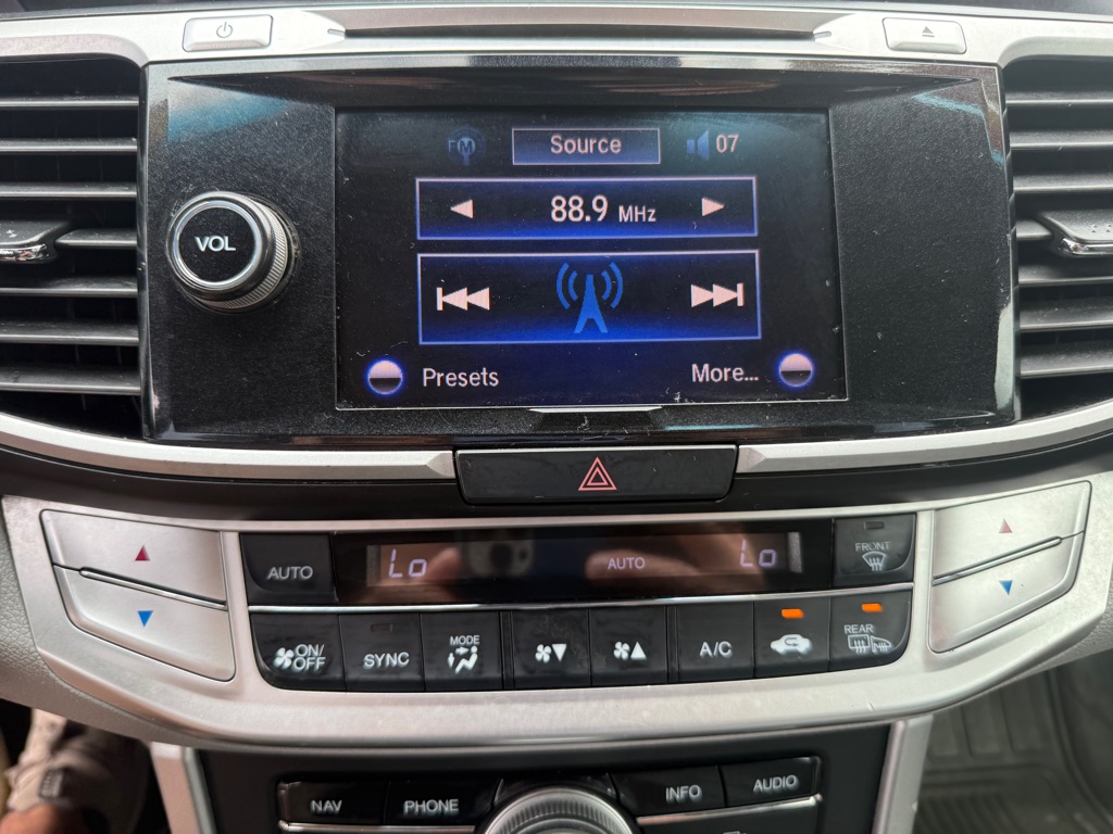 Photo 18 of this HONDA ACCORD