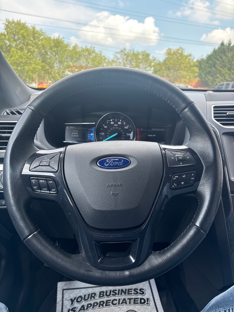 Photo 18 of this FORD EXPLORER