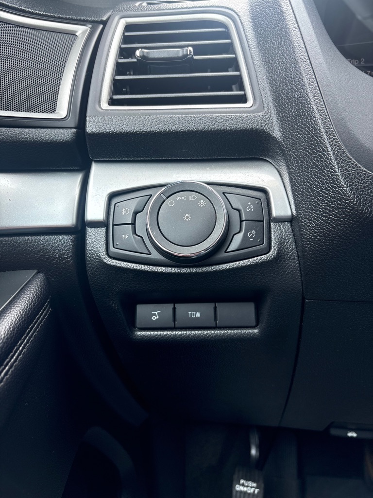 Photo 24 of this FORD EXPLORER