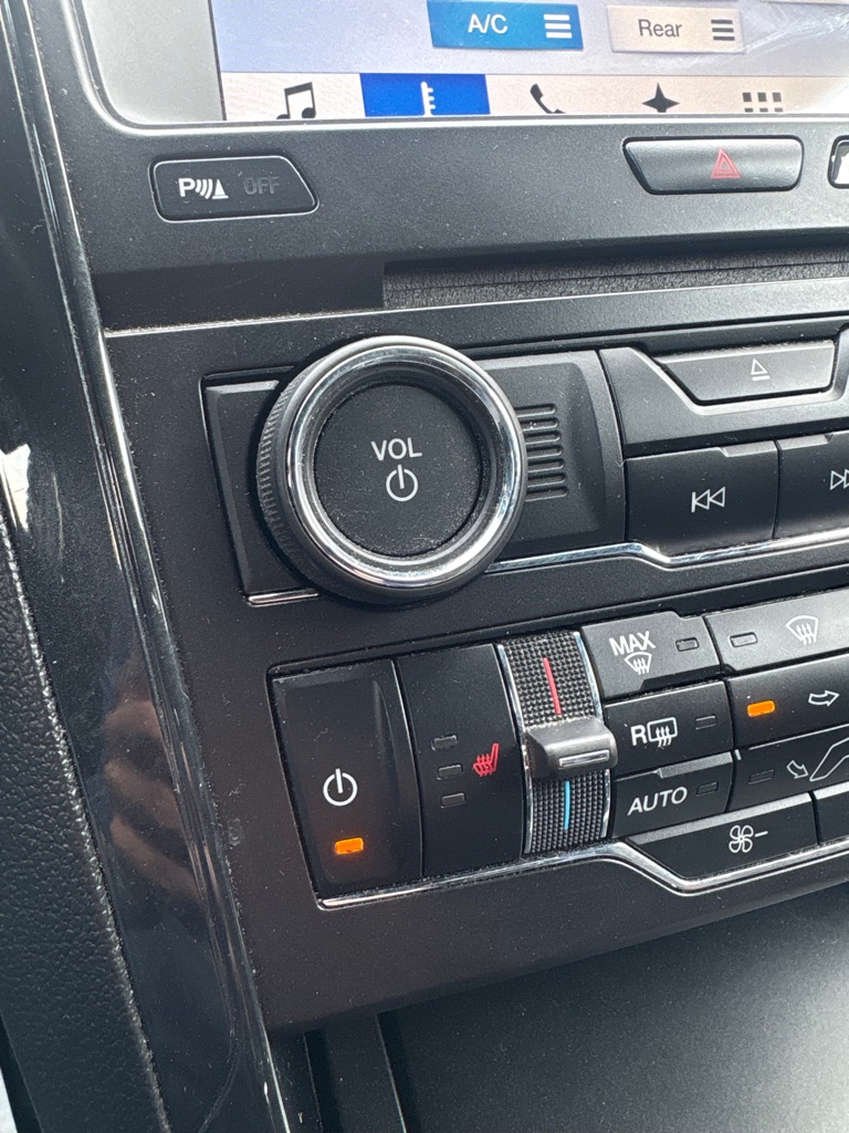 Photo 22 of this FORD EXPLORER