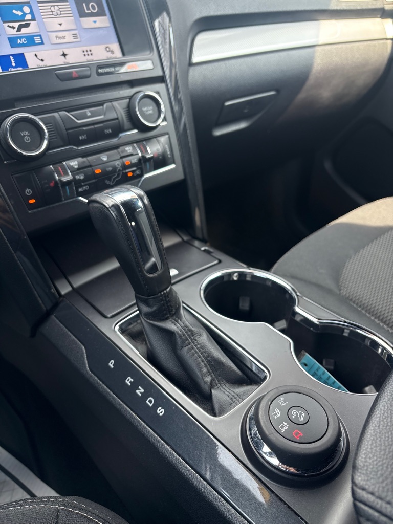 Photo 20 of this FORD EXPLORER