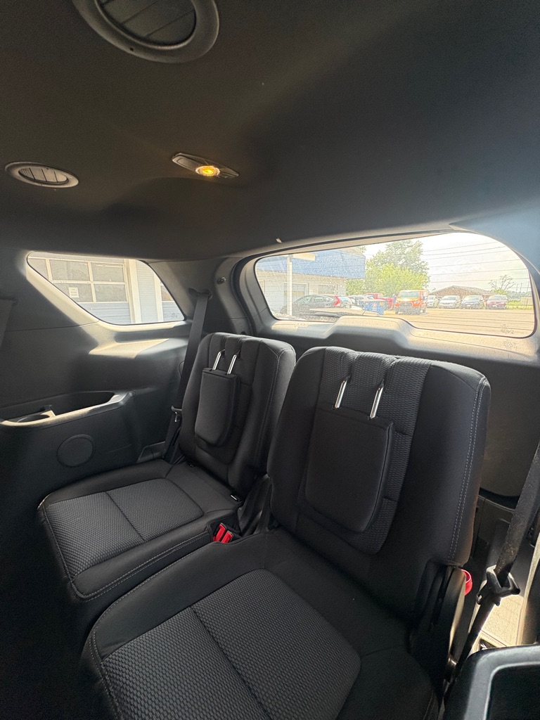 Photo 12 of this FORD EXPLORER