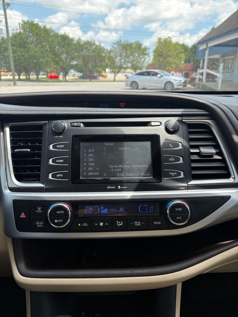 Photo 19 of this TOYOTA HIGHLANDER