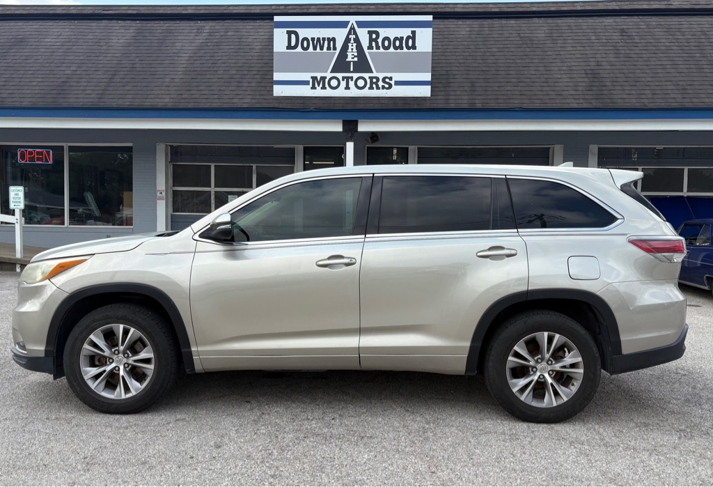 Photo 2 of this TOYOTA HIGHLANDER
