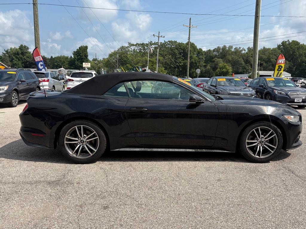 Photo 4 of this FORD MUSTANG