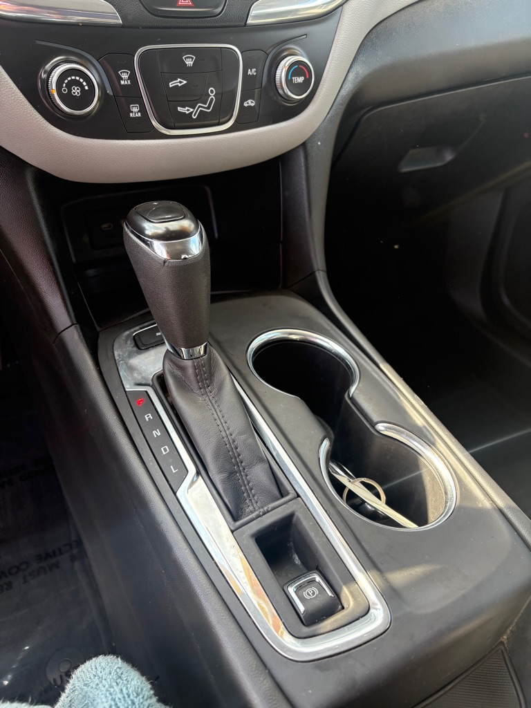 Photo 18 of this CHEVROLET EQUINOX