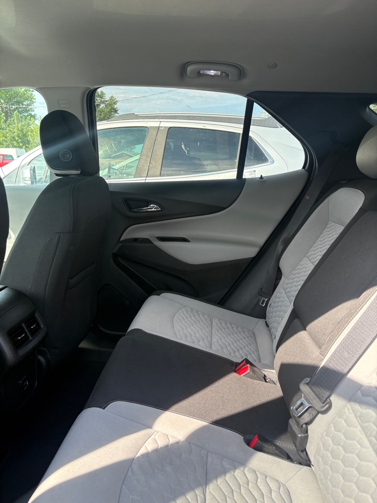 Photo 9 of this CHEVROLET EQUINOX
