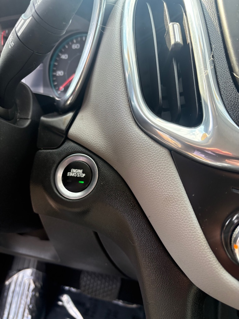 Photo 17 of this CHEVROLET EQUINOX