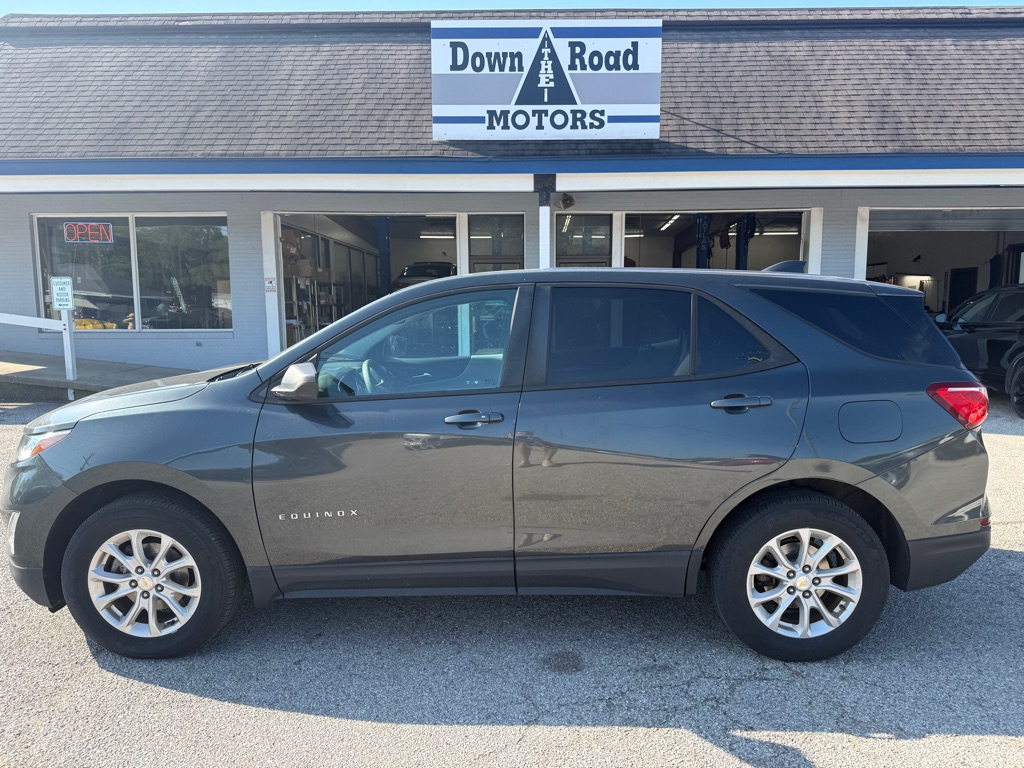Photo 2 of this CHEVROLET EQUINOX