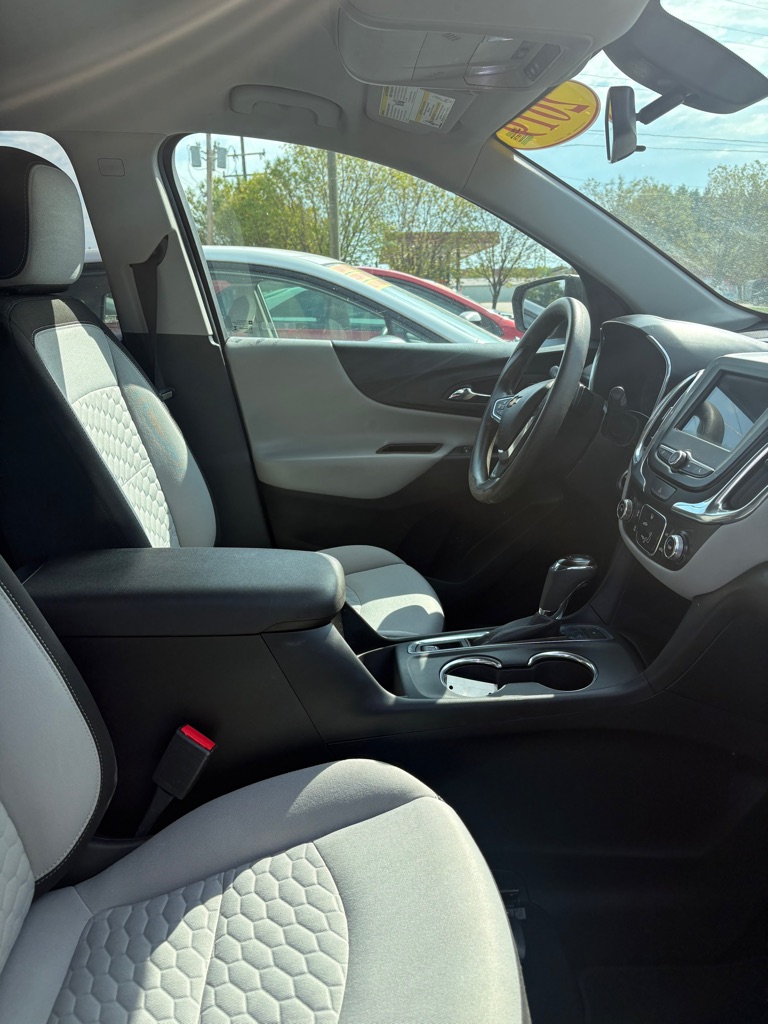 Photo 13 of this CHEVROLET EQUINOX