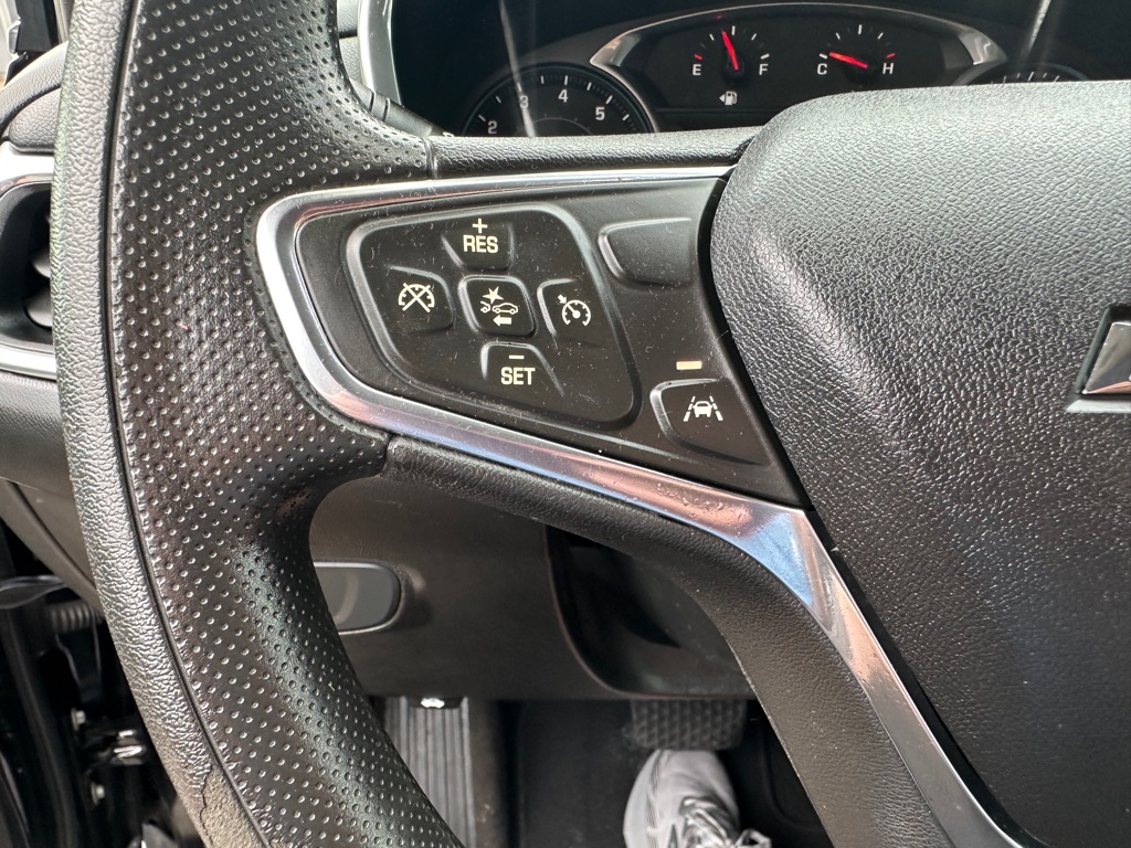 Photo 25 of this CHEVROLET EQUINOX