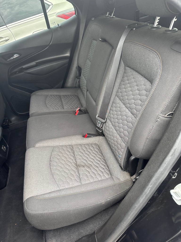 Photo 12 of this CHEVROLET EQUINOX