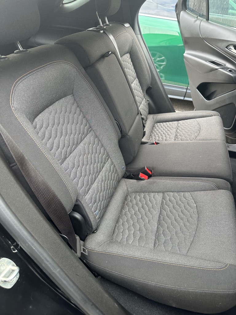 Photo 17 of this CHEVROLET EQUINOX